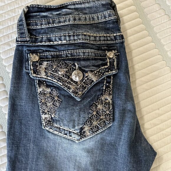 Miss Me JP5810P Cuffed Capri Cropped Blue Denim Jeans Jewel Flap Back Pockets 29 - Picture 2 of 9